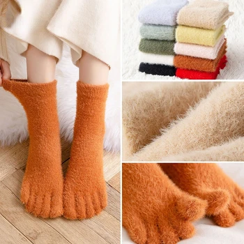 жени момичета дебели чорапи с пет пръста зимни топли цветни коралови руно пухкави чорапи за пръсти меки уютни трикотажни женски подови чехли Изображение