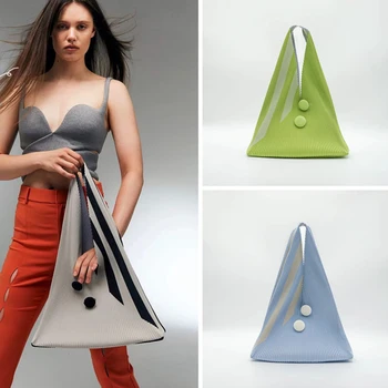 Модни найлонови хобос чанти за жени Луксозни дизайнерски чанти и чанта 2023 Ново в декорация на бутони Чанта за рамо с голям капацитет Изображение