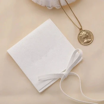 Бижута торбички Бяла микрофибърна малка чанта за бижута Парти Сватба Коледен подарък Организатор Опаковка чанта за гривна пръстен Таро Изображение
