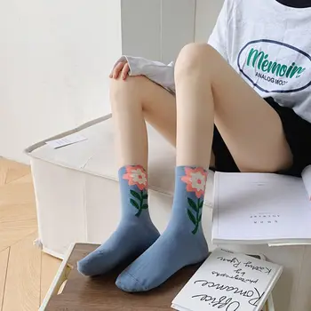 Пролетни момичета подарък моден дизайн триизмерно цвете корейски стил чорапи жени чорапи средата тръба чорапи памук трикотаж Изображение